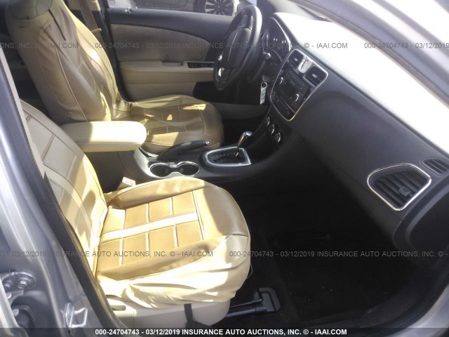 1C3CCBAB6DN761595 - 2013 CHRYSLER 200 LX SILVER photo 5