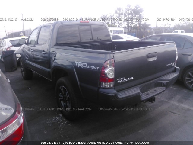 3TMJU4GN5FM189977 - 2015 TOYOTA TACOMA DOUBLE CAB PRERUNNER GRAY photo 3