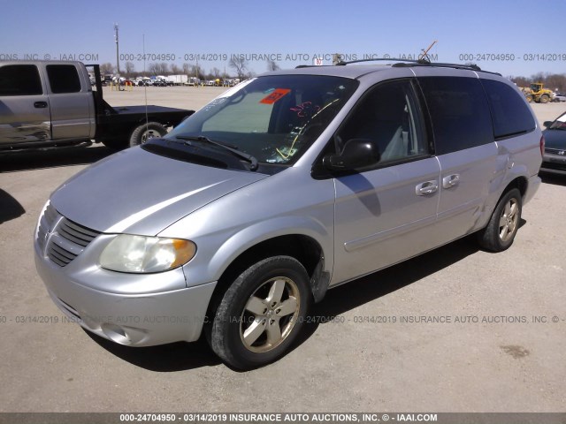 2D4GP44L65R574477 - 2005 DODGE GRAND CARAVAN SXT SILVER photo 2