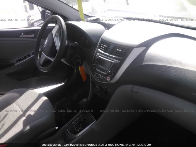 KMHCT4AE3HU372065 - 2017 HYUNDAI ACCENT SE BLACK photo 5