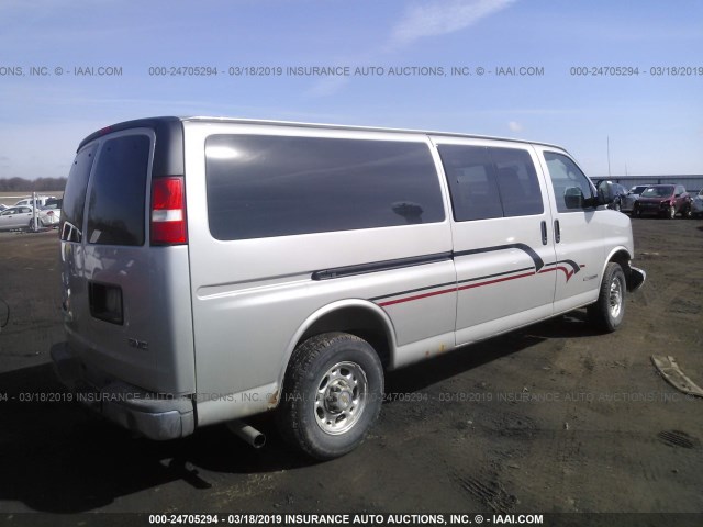 1GJHG39U551253170 - 2005 GMC SAVANA G3500 SILVER photo 4