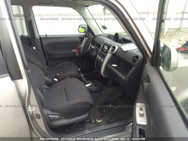 JTLKT334250184370 - 2005 TOYOTA SCION XB 银色 照片 5