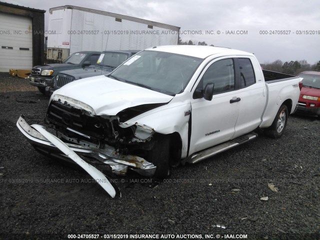 5TFRY5F19DX144740 - 2013 TOYOTA TUNDRA DOUBLE CAB SR5 WHITE photo 2