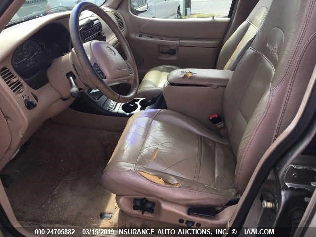 4M2DU86P5YUJ41850 - 2000 MERCURY MOUNTAINEER  GRAY photo 5