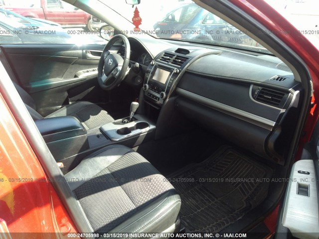4T1BF1FK5EU783530 - 2014 TOYOTA CAMRY L/SE/LE/XLE RED photo 5