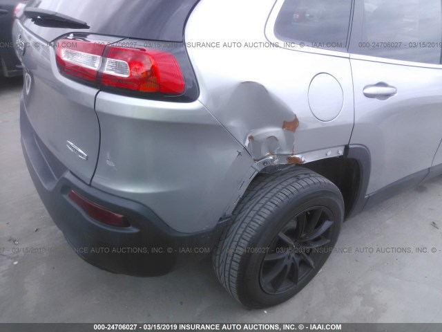 1C4PJLCS5GW177791 - 2016 JEEP CHEROKEE LATITUDE GRAY photo 6