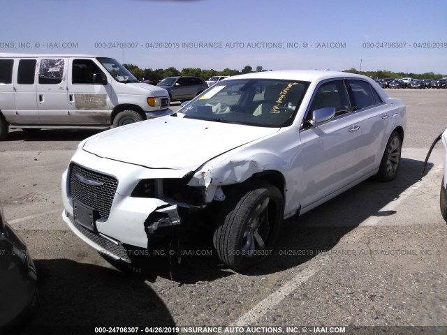 2C3CCAEG5JH194087 - 2018 CHRYSLER 300 LIMITED WHITE photo 2