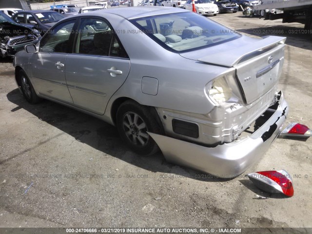 JTDBE32K353024535 - 2005 TOYOTA CAMRY LE/XLE/SE SILVER photo 3