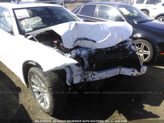 2C3CCAEG0HH549855 - 2017 CHRYSLER 300C WHITE photo 6