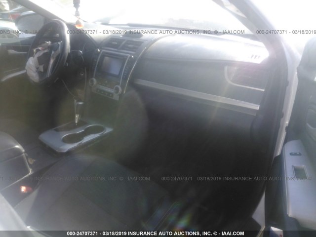 4T1BF1FKXDU638286 - 2013 TOYOTA CAMRY L/SE/LE/XLE 白色 照片 5
