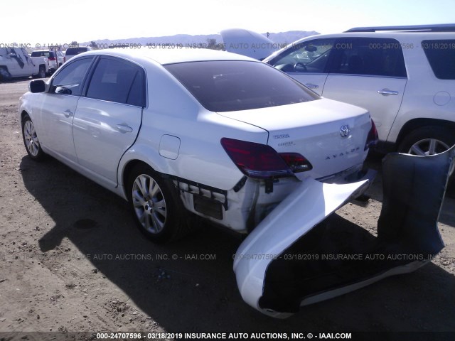 4T1BK36B98U267912 - 2008 TOYOTA AVALON XL/XLS/TOURING/LIMITED WHITE photo 3