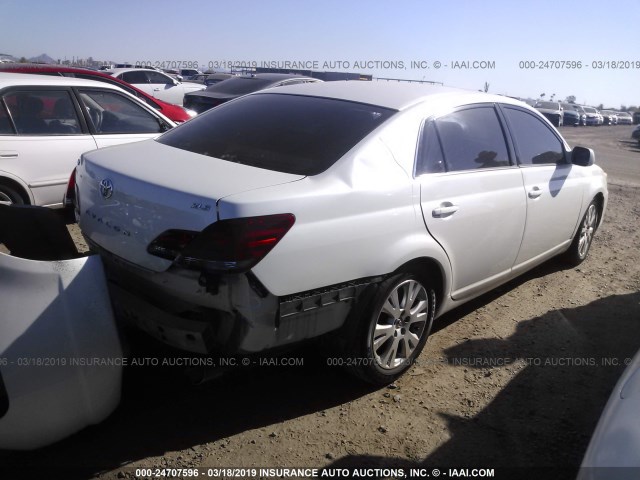 4T1BK36B98U267912 - 2008 TOYOTA AVALON XL/XLS/TOURING/LIMITED WHITE photo 4