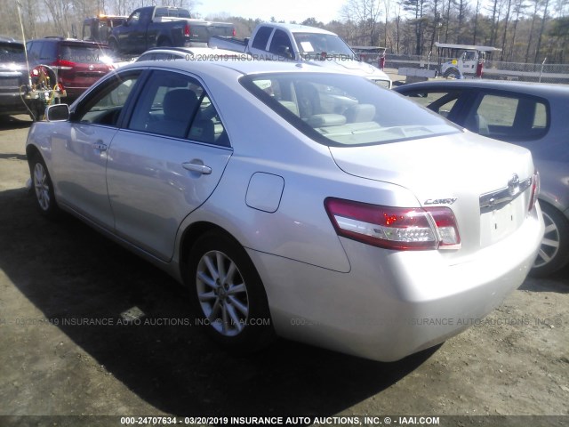 4T4BF3EK4BR165551 - 2011 TOYOTA CAMRY SE/LE/XLE 银色 照片 3
