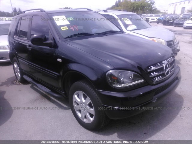 4JGAB54E3XA053339 - 1999 MERCEDES-BENZ ML 320 BLACK photo 1