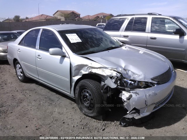 4T1BE32K65U983482 - 2005 TOYOTA CAMRY LE/XLE/SE SILVER photo 1