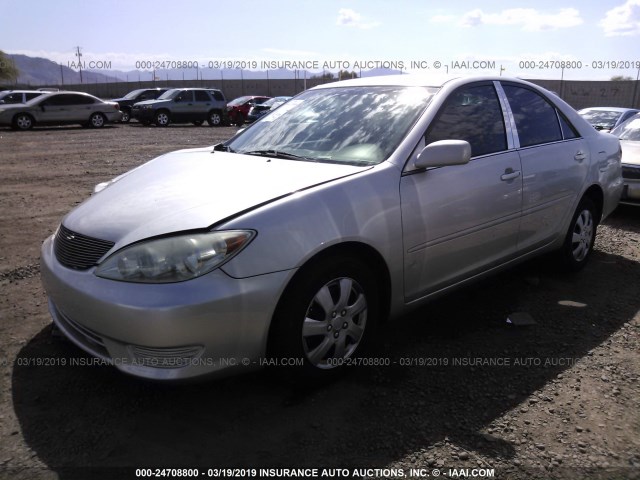 4T1BE32K65U983482 - 2005 TOYOTA CAMRY LE/XLE/SE SILVER photo 2