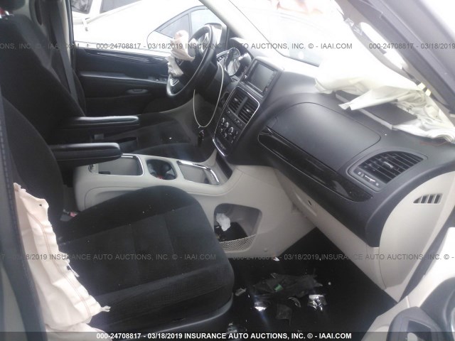 2C4RDGCG5FR718476 - 2015 DODGE GRAND CARAVAN SXT GRAY photo 5