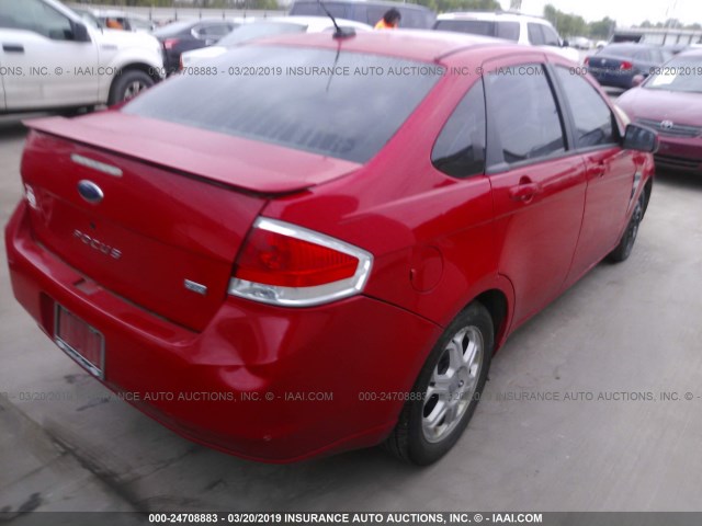 1FAHP35N78W219072 - 2008 FORD FOCUS SE/SEL/SES RED photo 4