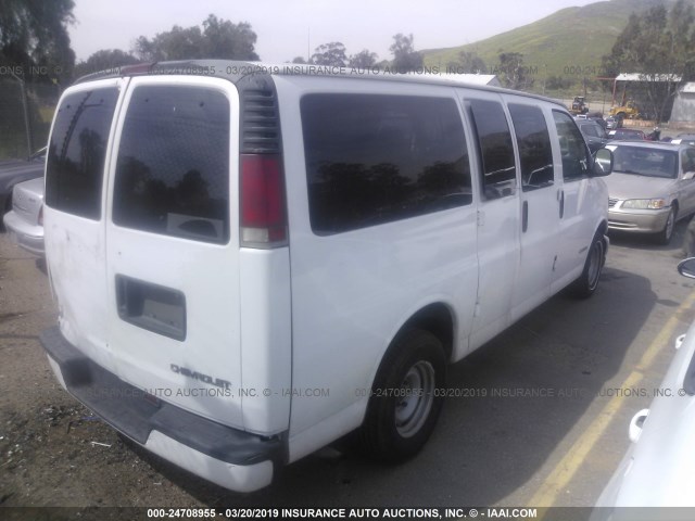 1GNFG15M7Y1246998 - 2000 CHEVROLET EXPRESS G1500  WHITE photo 4