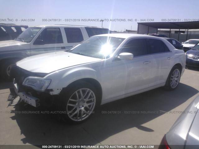 2C3CCAAG0FH766471 - 2015 CHRYSLER 300 LIMITED WHITE photo 2