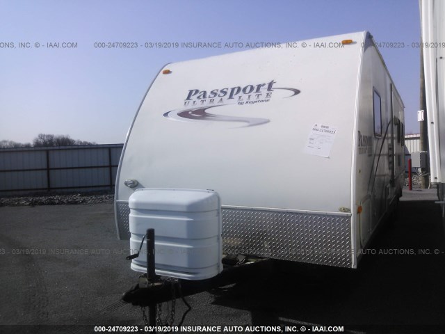 4YDT2852096411678 - 2009 KEYS CAMPER  WHITE photo 2