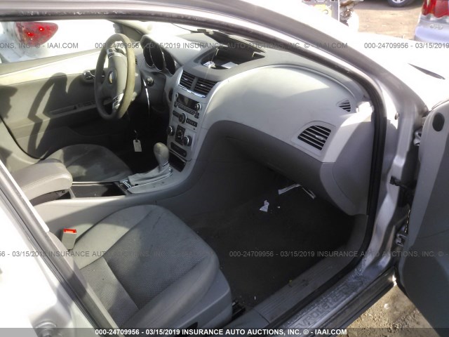 1G1ZC5EB4AF238334 - 2010 CHEVROLET MALIBU 1LT 银色 照片 5
