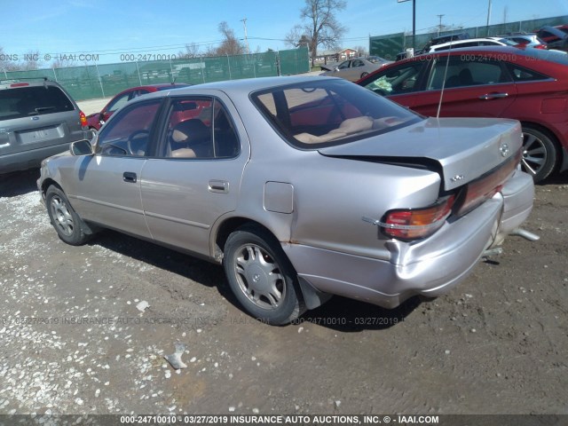 4T1GK13E7RU036100 - 1994 TOYOTA CAMRY XLE SILVER photo 3