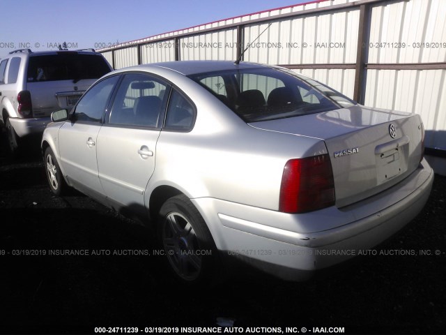 WVWBH63BX1P047112 - 2001 VOLKSWAGEN PASSAT GLX 银色 照片 3