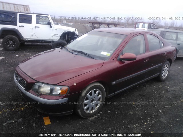 YV1RS61R122132400 - 2002 VOLVO S60 RED photo 2