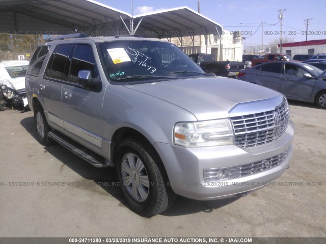 5LMFU27557LJ21264 - 2007 LINCOLN NAVIGATOR 银色 照片 1