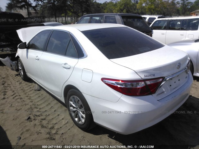 4T1BF1FK5GU119523 - 2016 TOYOTA CAMRY LE/XLE/SE/XSE WHITE photo 3