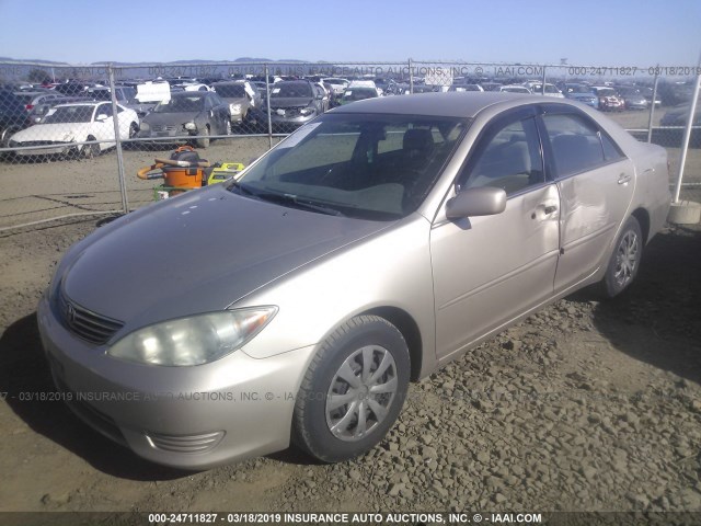 4T1BE32K95U082073 - 2005 TOYOTA CAMRY LE/XLE/SE GOLD photo 2