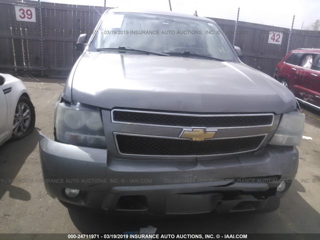 1GNFK16308R267150 - 2008 CHEVROLET SUBURBAN K1500 LS GRAY photo 6