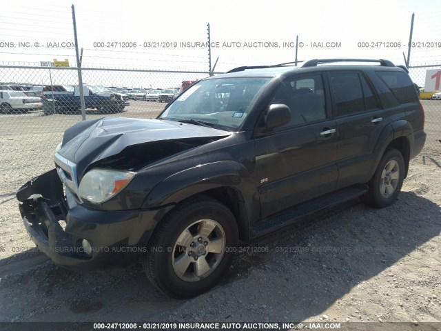 JTEZU14R260081758 - 2006 TOYOTA 4RUNNER SR5/SPORT GRAY photo 2