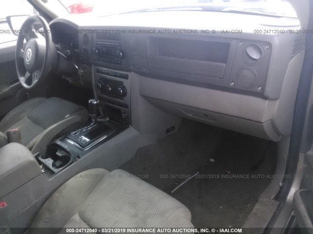 1J8HG48N66C198959 - 2006 JEEP COMMANDER GOLD photo 5