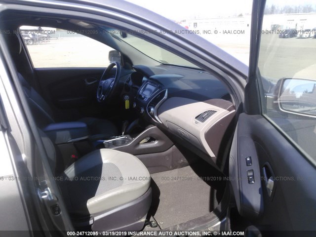 KM8JU3AC0BU262918 - 2011 HYUNDAI TUCSON GLS/LIMITED ნაცრისფერი ფოტო 5