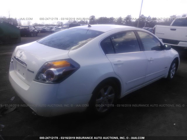 1N4CL21E87C163763 - 2007 NISSAN ALTIMA HYBRID WHITE photo 4