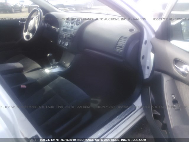 1N4CL21E87C163763 - 2007 NISSAN ALTIMA HYBRID WHITE photo 5