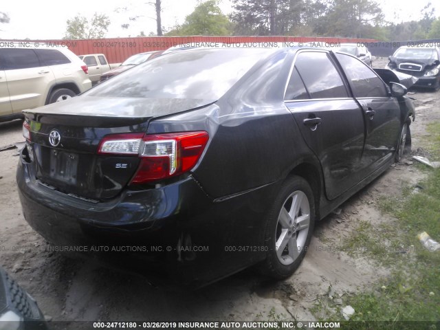 4T1BF1FK4EU465690 - 2014 TOYOTA CAMRY L/SE/LE/XLE 深蓝色 照片 4