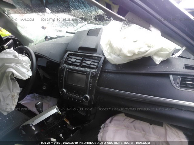 4T1BF1FK4EU465690 - 2014 TOYOTA CAMRY L/SE/LE/XLE 深蓝色 照片 5