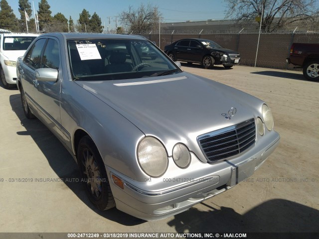 WDBJF65J51B334293 - 2001 MERCEDES-BENZ E 320 SILVER photo 1