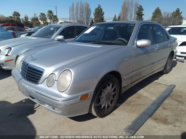 WDBJF65J51B334293 - 2001 MERCEDES-BENZ E 320 SILVER photo 2