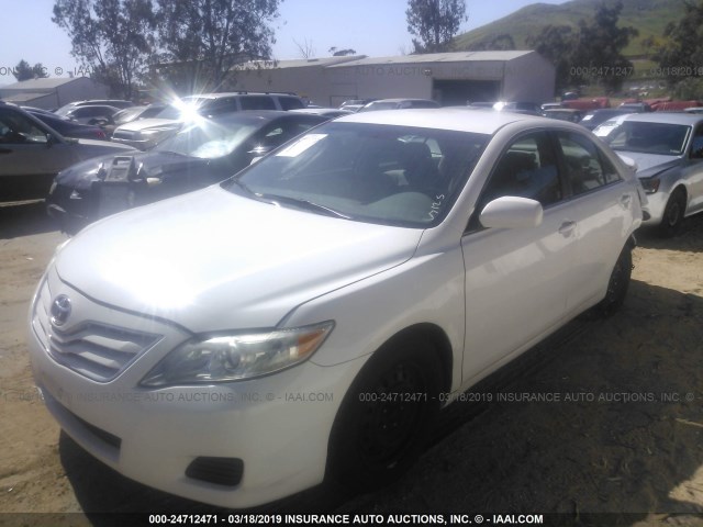 4T4BF3EK7BR207596 - 2011 TOYOTA CAMRY SE/LE/XLE WHITE photo 2