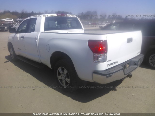 5TFUM5F17AX007247 - 2010 TOYOTA TUNDRA DOUBLE CAB SR5 WHITE photo 3