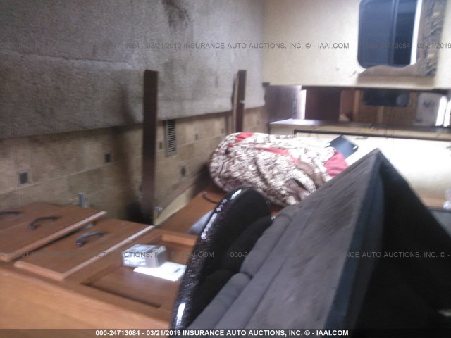 5ZT2TRTB5CB501877 - 2012 FOREST RIVER OTHER  WHITE photo 6