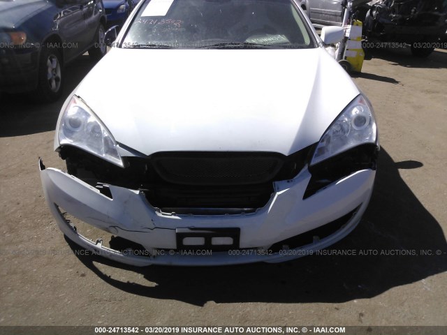 KMHHT6KD0BU054886 - 2011 HYUNDAI GENESIS COUPE 2.0T WHITE photo 6