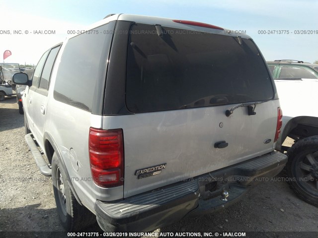 1FMRU15WX2LA16153 - 2002 FORD EXPEDITION XLT SILVER photo 3