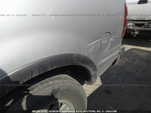 1FMRU15WX2LA16153 - 2002 FORD EXPEDITION XLT SILVER photo 6