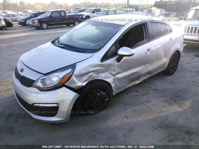 KNADM4A36H6044015 - 2017 KIA RIO LX SILVER photo 2