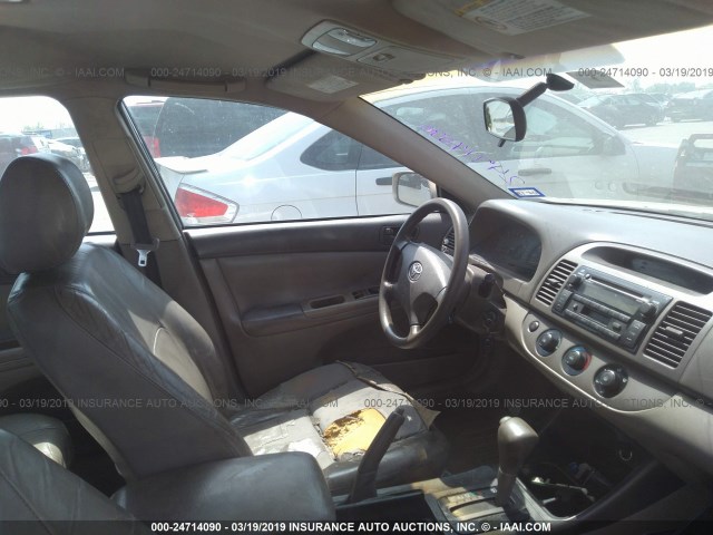 4T1BE32K93U781667 - 2003 TOYOTA CAMRY LE/XLE/SE GOLD photo 5